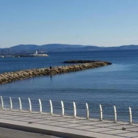 דירה 2 Pieces Au Port De Avec Loggia, Proche Plage - Fr-1-335-79